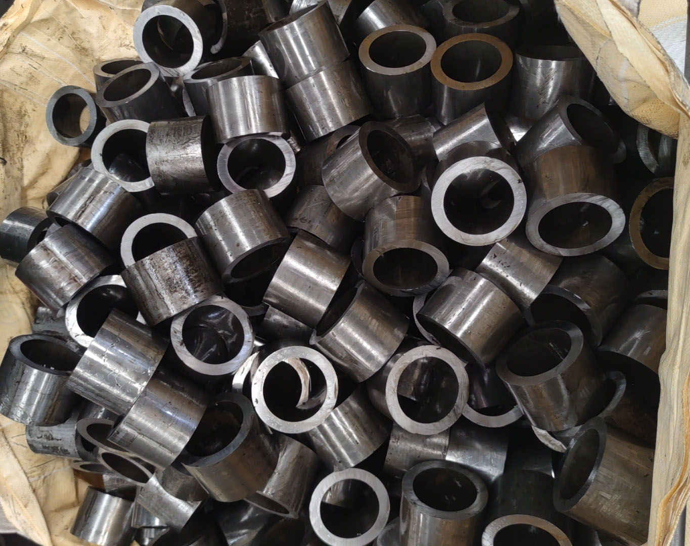 精密無(wú)縫鋼管切割加工